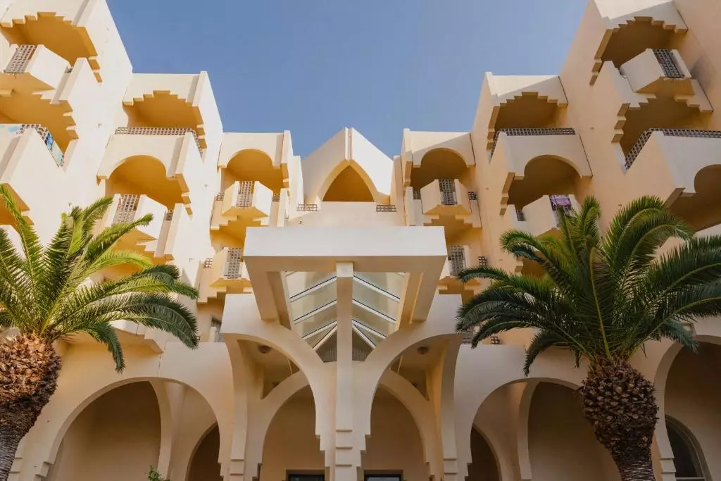 ناراویس ریزورت اند تالاسو حمامت